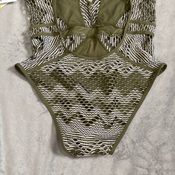 Becca by Rebecca Virtue one piece - Picture 7 of 11